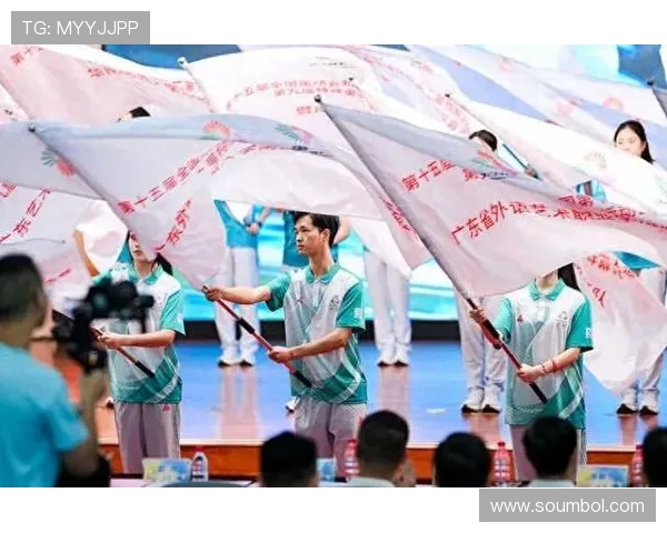 澳门举行十五运会残特奥会代表团授旗 志愿者同步誓师